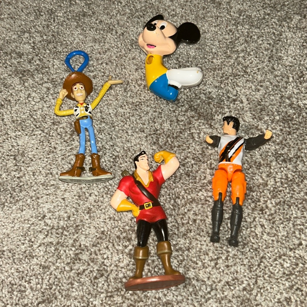 Action‎ figures